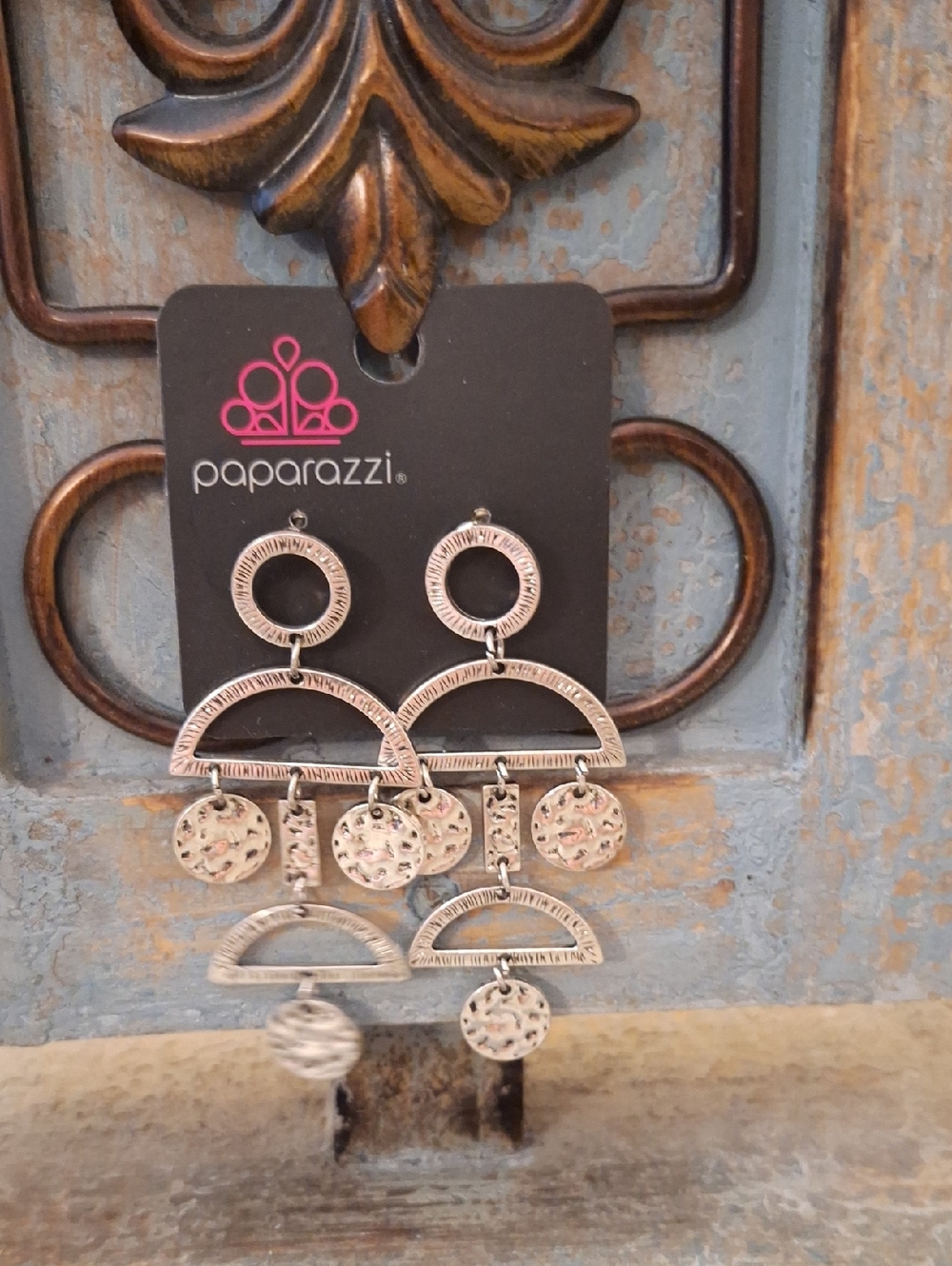 🔥🔥 HOT DEAL Paparazzi Silver Textured Geometric Dangle Earrings